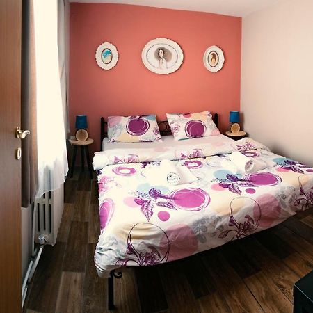 Universe Hostel Скопие Екстериор снимка