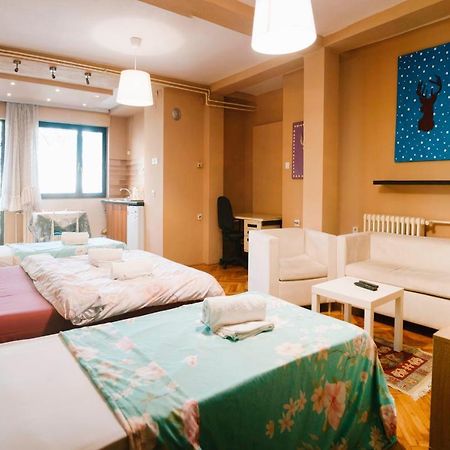 Universe Hostel Скопие Екстериор снимка