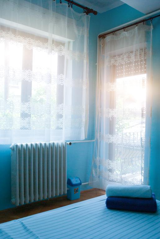 Universe Hostel Скопие Стая снимка