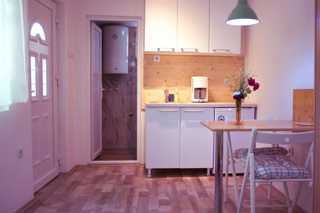 Universe Hostel Скопие Екстериор снимка