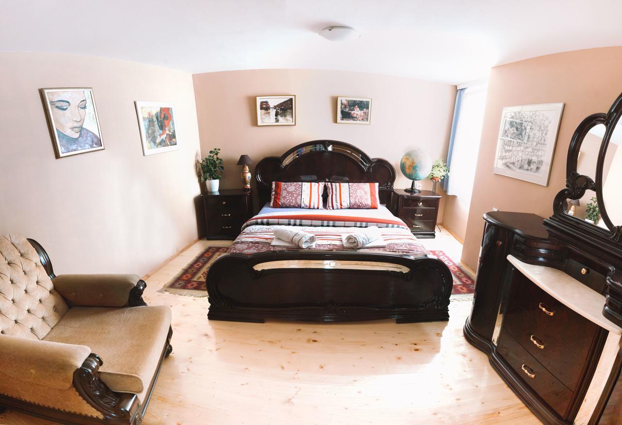 Universe Hostel Скопие Екстериор снимка