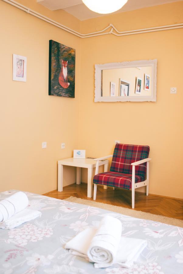 Universe Hostel Скопие Екстериор снимка