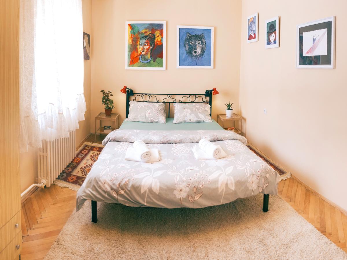 Universe Hostel Скопие Екстериор снимка