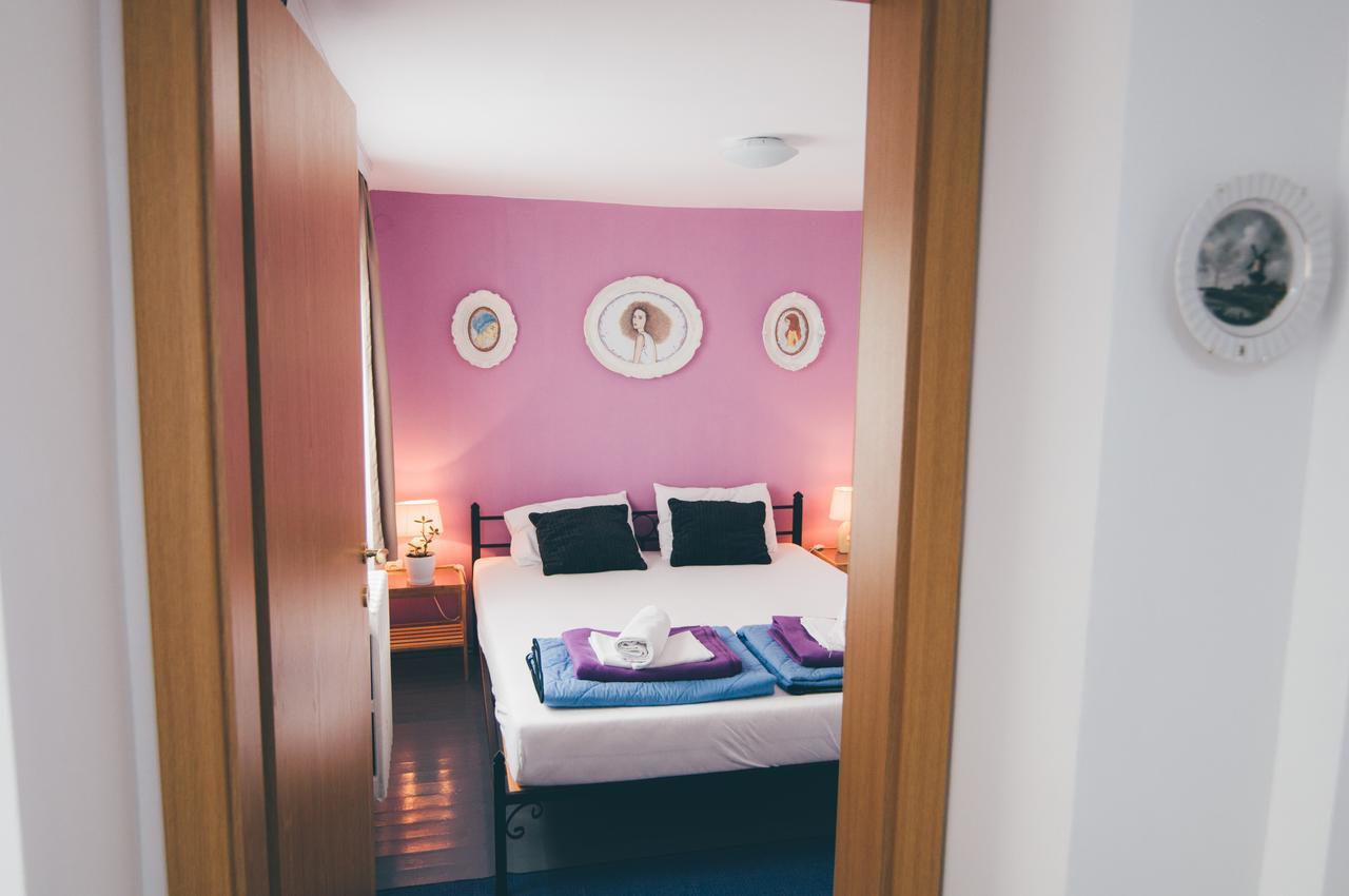 Universe Hostel Скопие Екстериор снимка