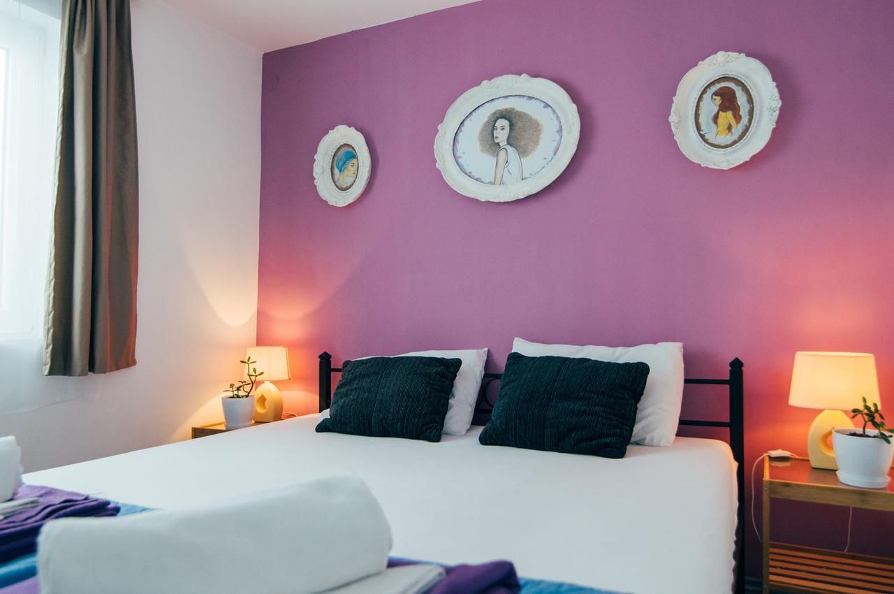 Universe Hostel Скопие Екстериор снимка