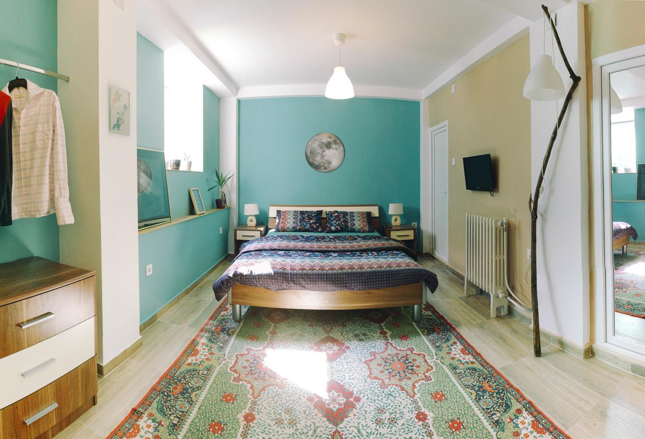 Universe Hostel Скопие Екстериор снимка