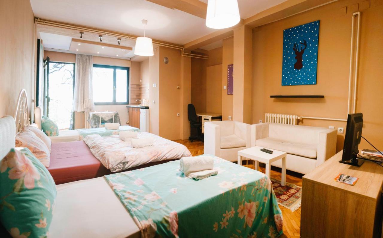 Universe Hostel Скопие Екстериор снимка